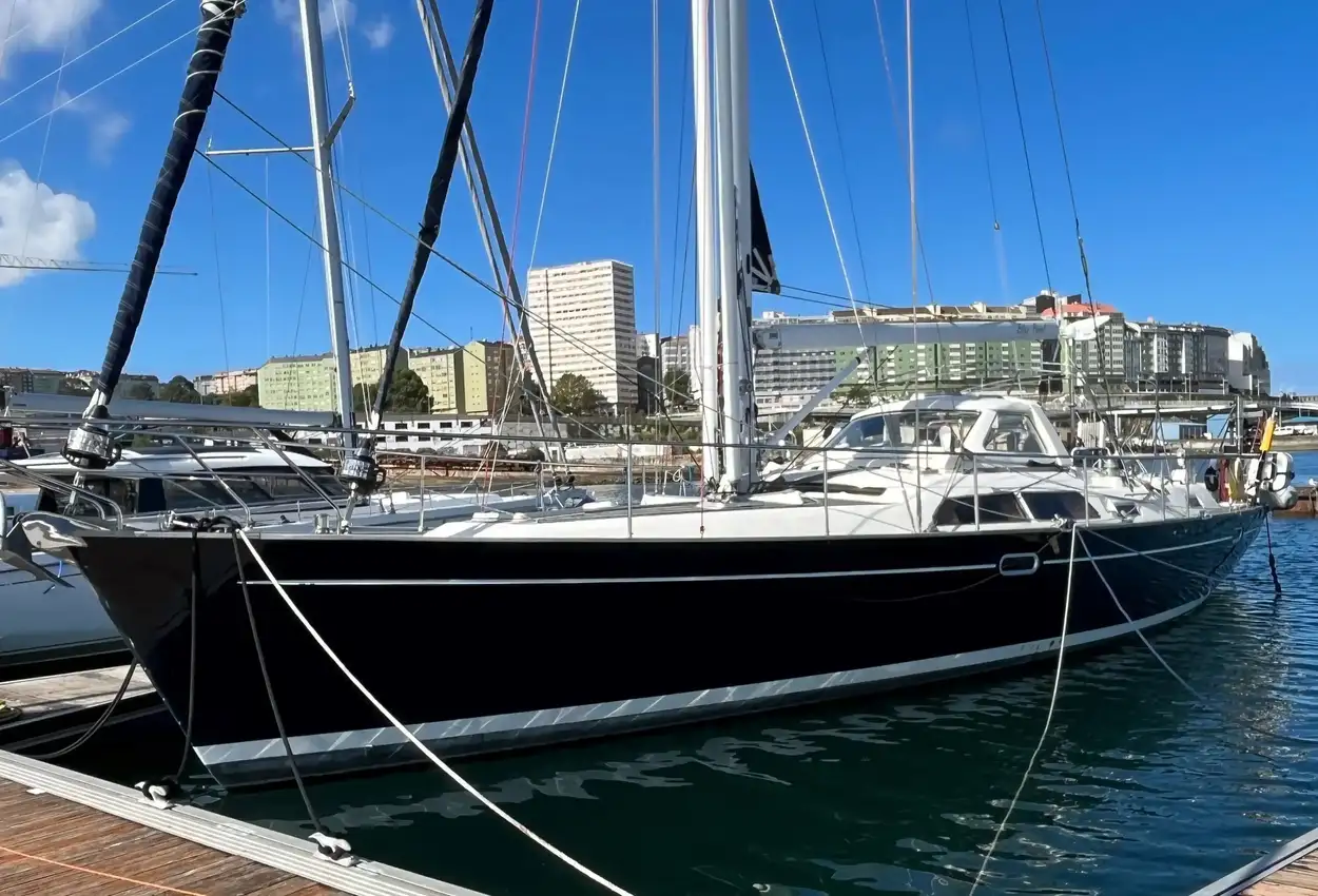 2000 Moody 54 for sale at Miles Stratton Marine