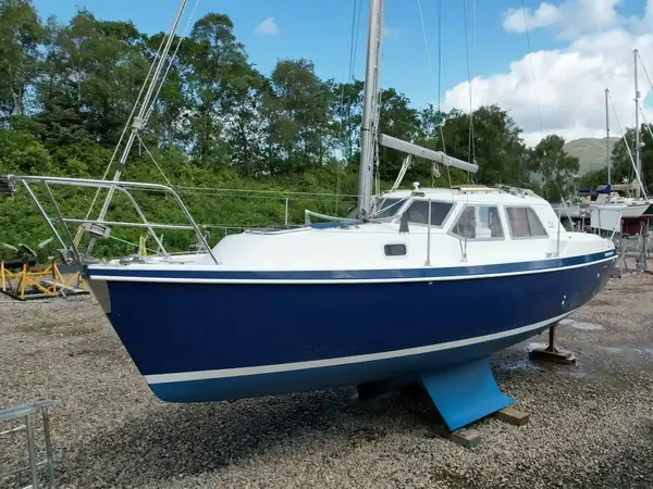 2000 Hunter Pilot 27 for sale at Miles Stratton Marine